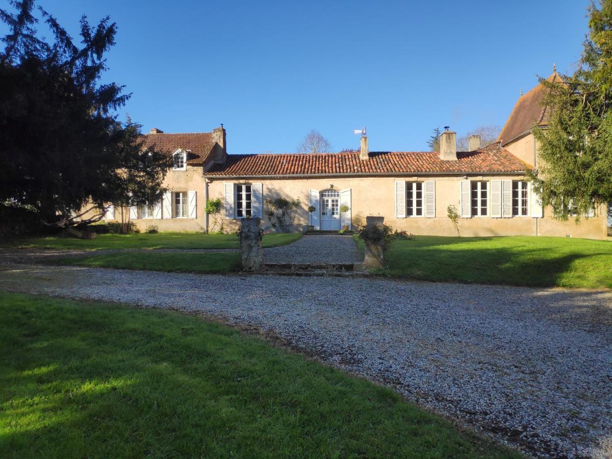 Au Chateau Juillac Juillac  Exterior photo