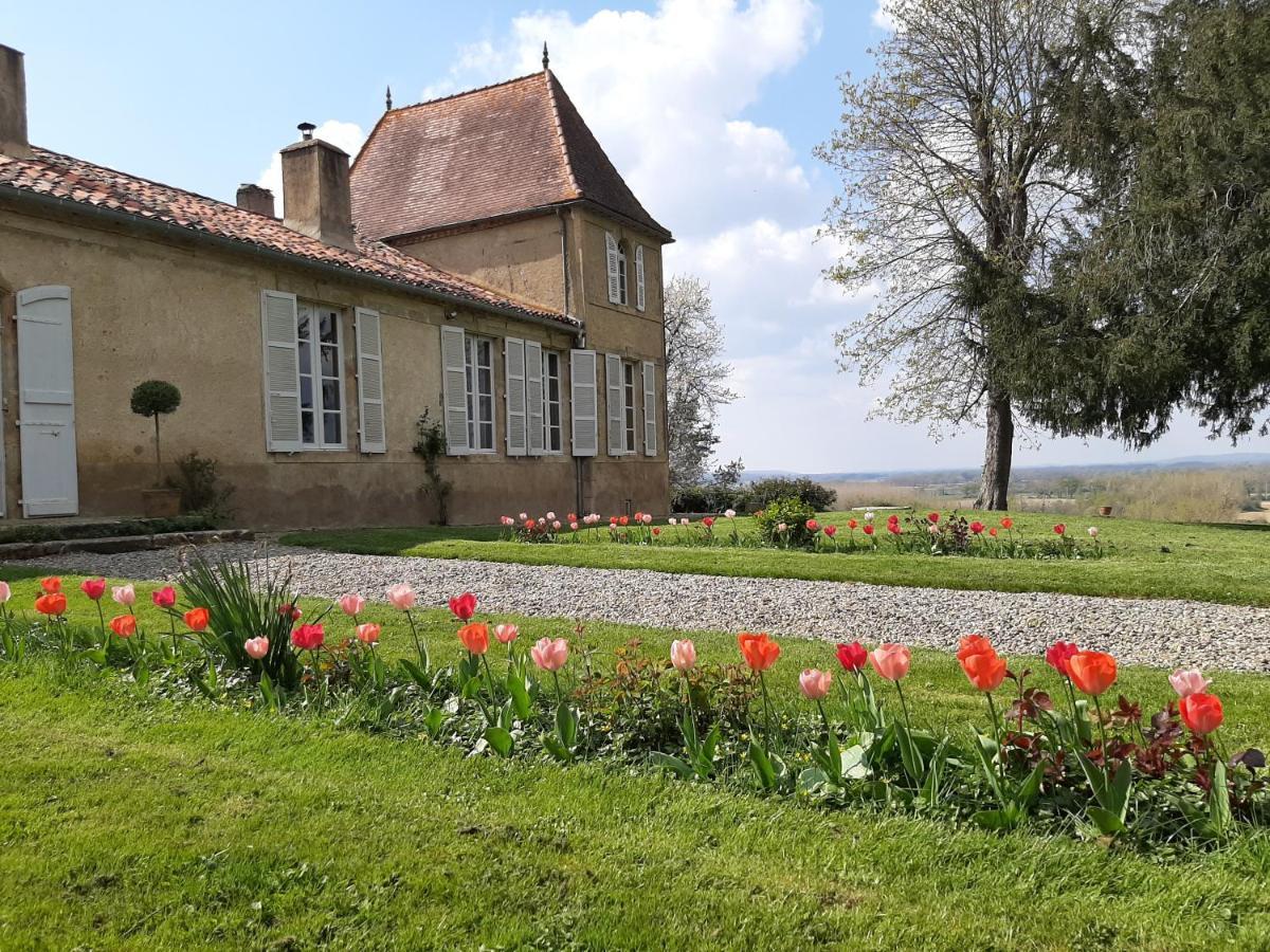 Au Chateau Juillac Juillac  Exterior photo