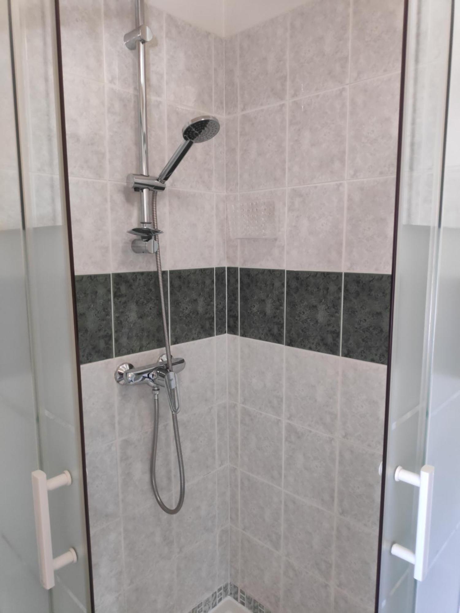 Au Chateau Juillac Juillac  Room photo