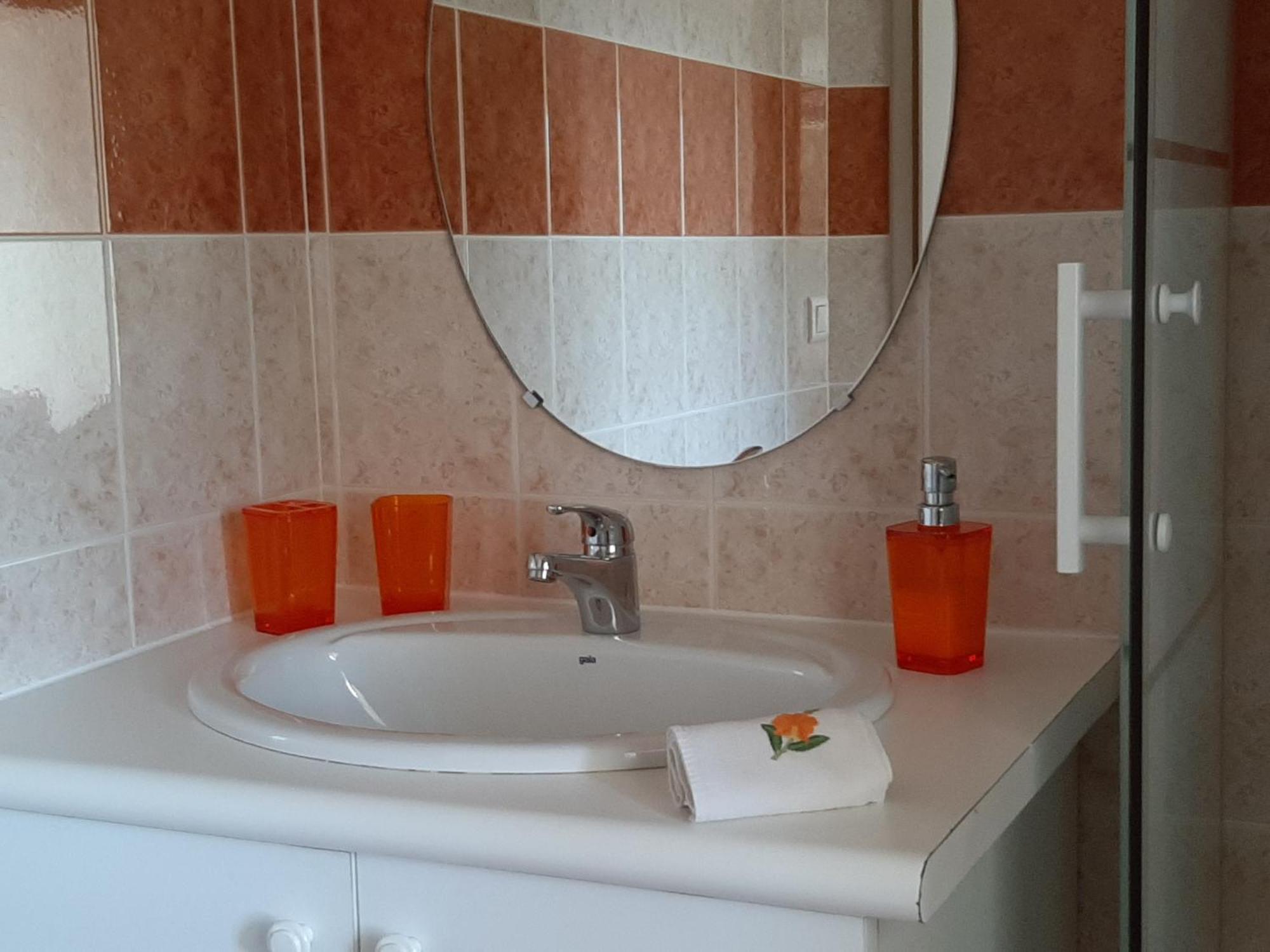 Au Chateau Juillac Juillac  Room photo
